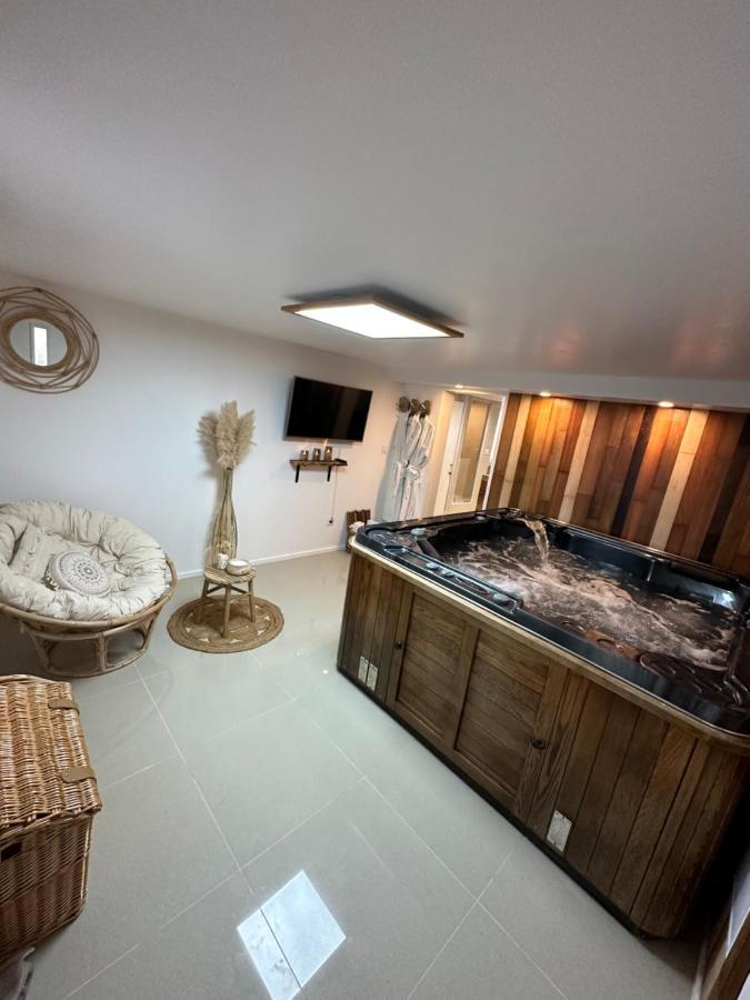 Appartement Jacuzzi Prive Авиньон Экстерьер фото